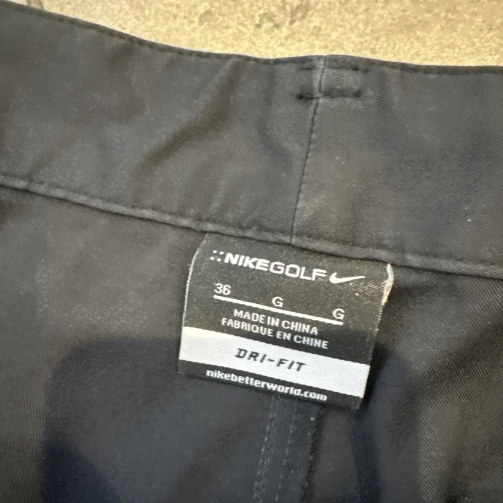 Nike Golf Dri-FIT Mens Black Flat Front Performance Shorts Size 36‎